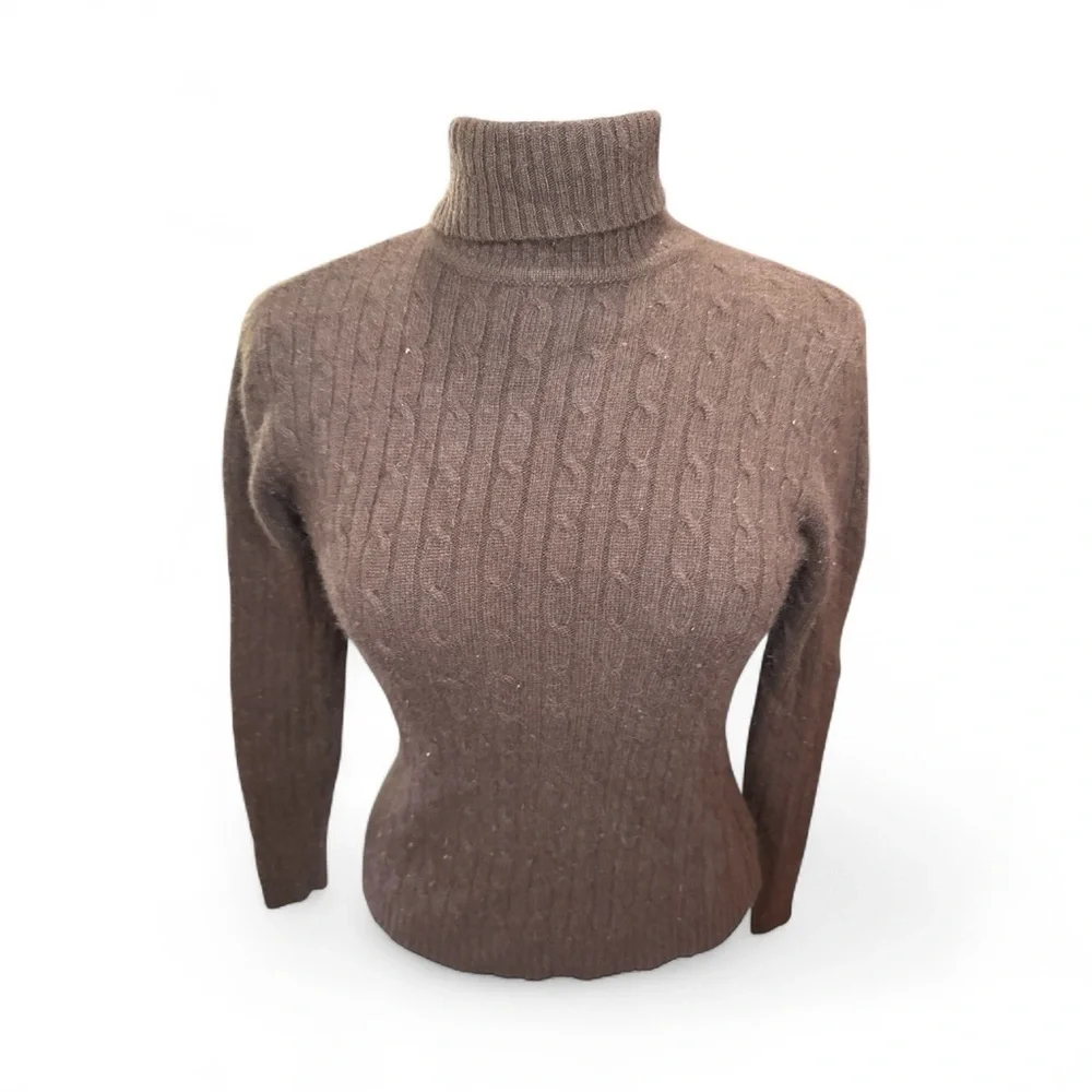 Tailor B. Moss cable knit sweater